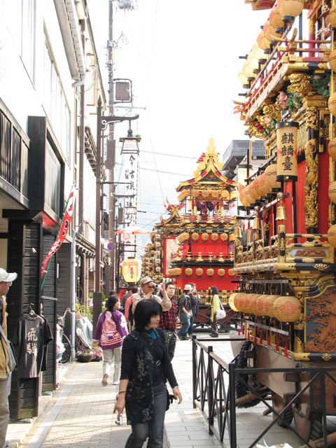 A street filled with floats